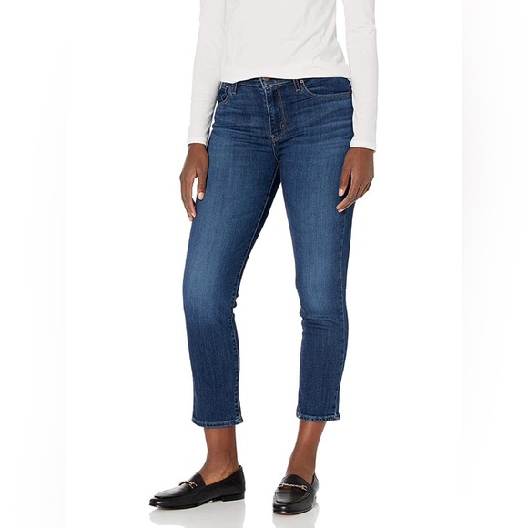 Levi's Women's Classic Crop Jeans - Picture 1 of 9